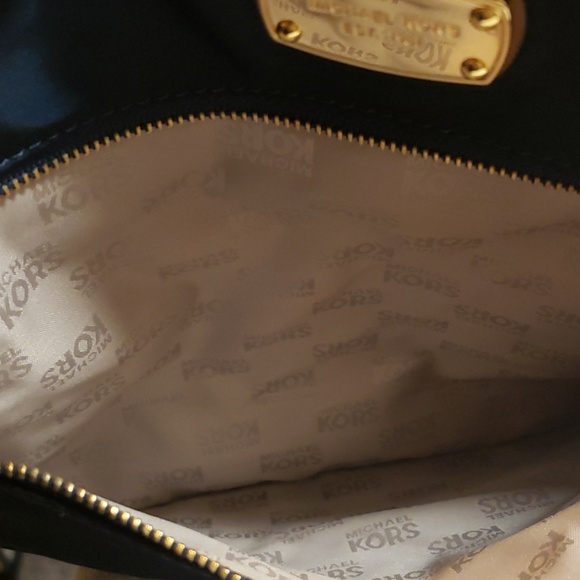 Michael Kors Jet Set Nylon Flat Crossbody - Picture 7 of 8